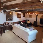 Les Petits Champs Homestay